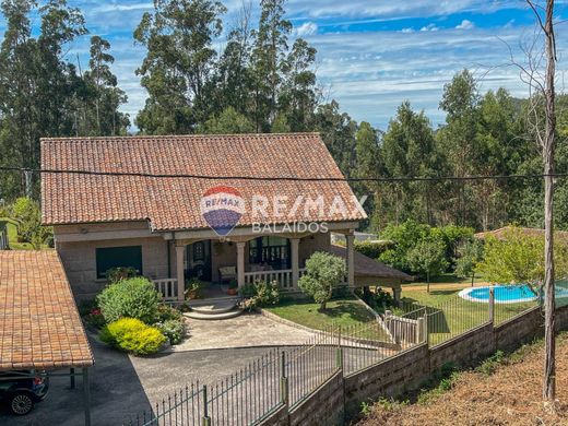 Detached House in Nigrán, Pontevedra