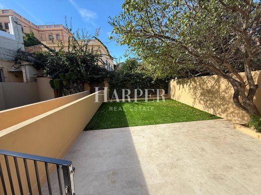 Apartment / Etagenwohnung in Barcelona, Provinz Barcelona