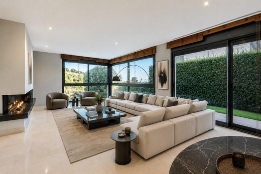 Luxus-Haus in Esplugues de Llobregat, Provinz Barcelona