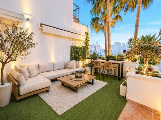 Apartment / Etagenwohnung in Benalmádena, Málaga