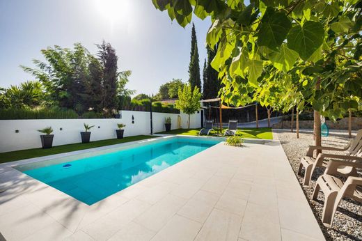 Einfamilienhaus in Zubia, Granada