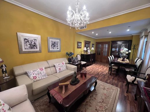 Twee-onder-een-kapwoning in Dos Hermanas, Provincia de Sevilla