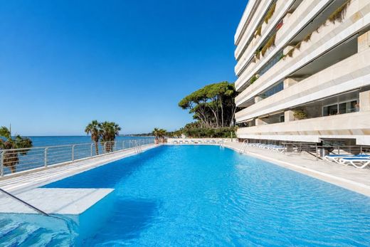 Apartment / Etagenwohnung in Marbella, Málaga