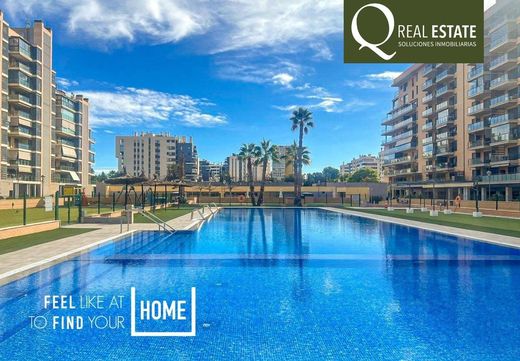Apartment / Etagenwohnung in Alicante, Provinz Valencia