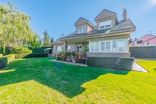 Detached House in Valdemorillo, Province of Madrid