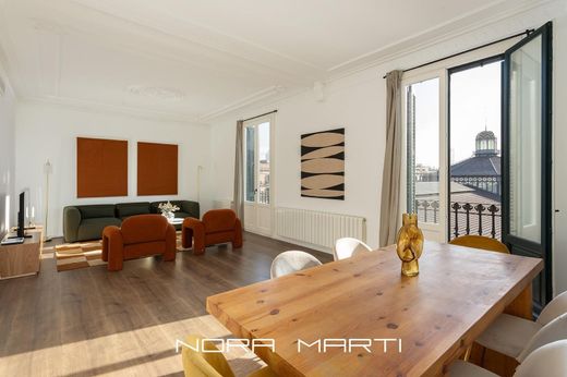 Apartment / Etagenwohnung in Barcelona, Provinz Barcelona