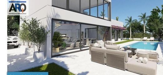 Detached House in Estepona, Malaga