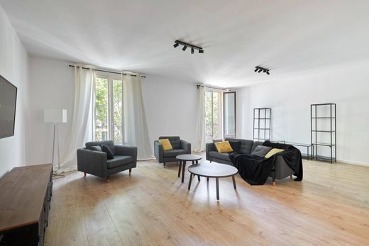 Apartment / Etagenwohnung in Barcelona, Provinz Barcelona
