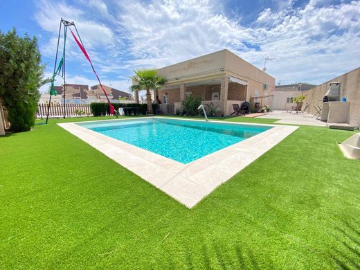Einfamilienhaus in Torrevieja, Alicante