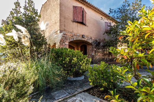 Vrijstaand huis in Sant Llorenç Savall, Província de Barcelona