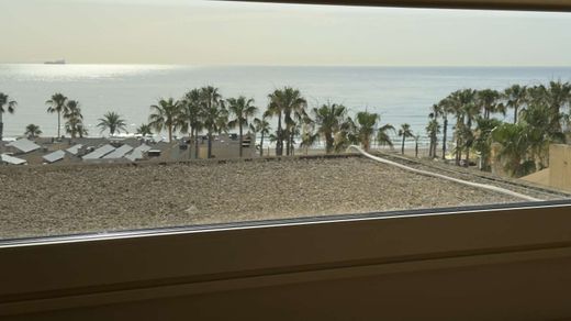 Apartment / Etagenwohnung in Alicante, Provinz Valencia