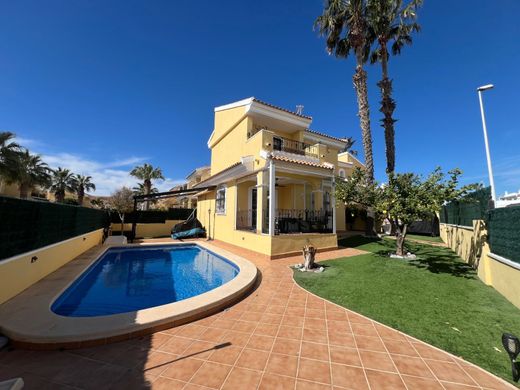 Villa in Playas de Orihuela, Alicante