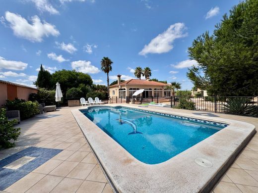 Villa en Dolores, Provincia de Alicante