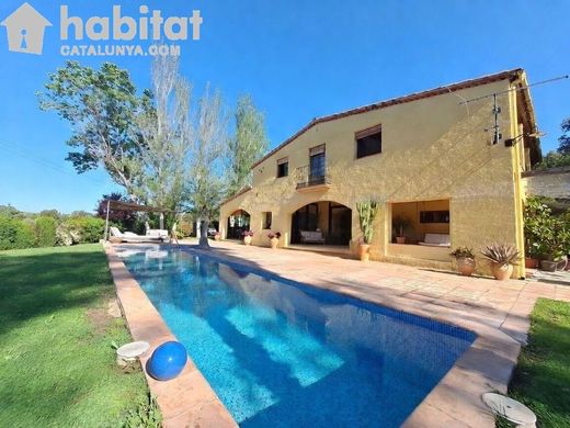 Villa in Sant Esteve Sesrovires, Province of Barcelona