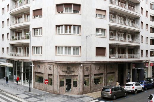 Pamplona: villas y casas de lujo en venta - Propiedades exclusivas en  Pamplona 