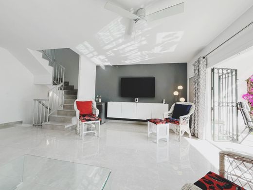 منزل ﻓﻲ Benalmádena, Provincia de Málaga