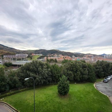 Apartment / Etagenwohnung in Bilbao, Biscaya