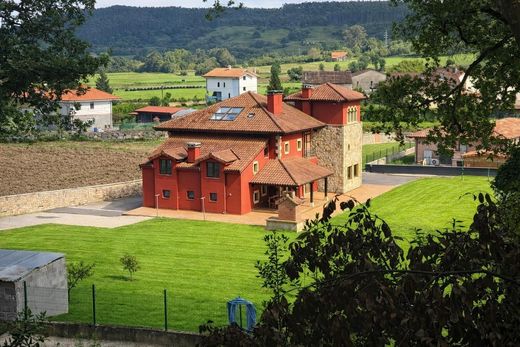 Detached House in Bárcena de Cicero, Province of Cantabria