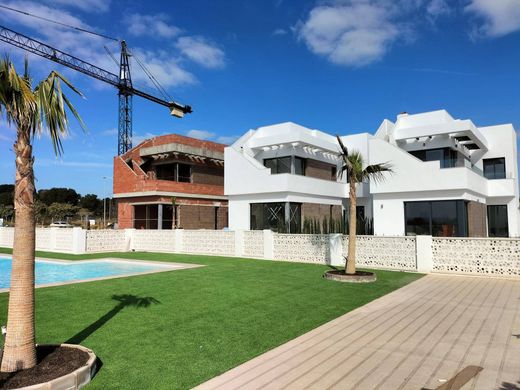 Villa in Pilar de la Horadada, Alicante