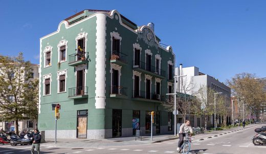 Apartment / Etagenwohnung in Barcelona, Provinz Barcelona