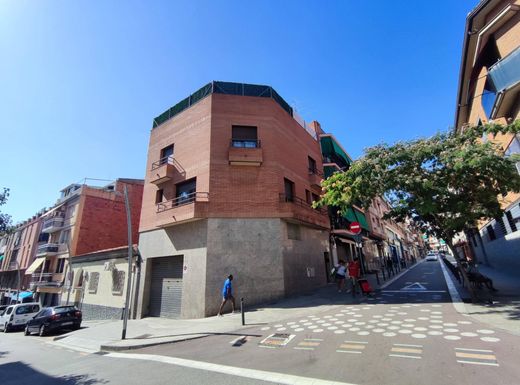 Luxus-Haus in Santa Coloma de Gramenet, Provinz Barcelona