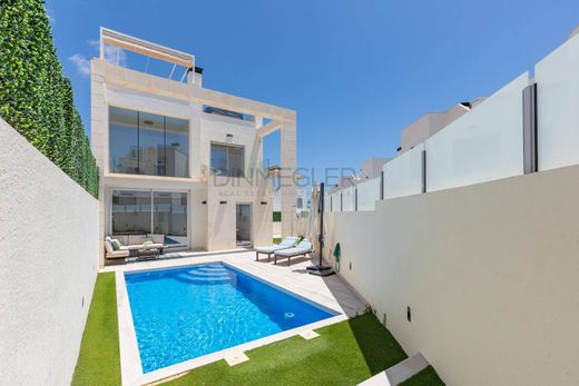 Villa in Playas de Orihuela, Alicante