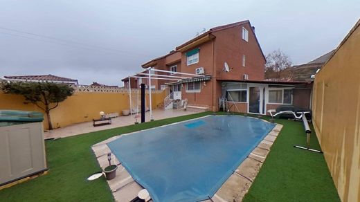 Semidetached House in Villalbilla, Province of Madrid