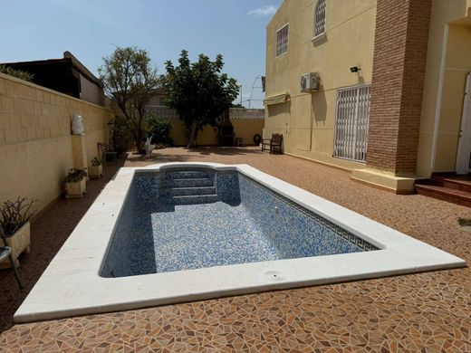 Villa in Playas de Orihuela, Alicante