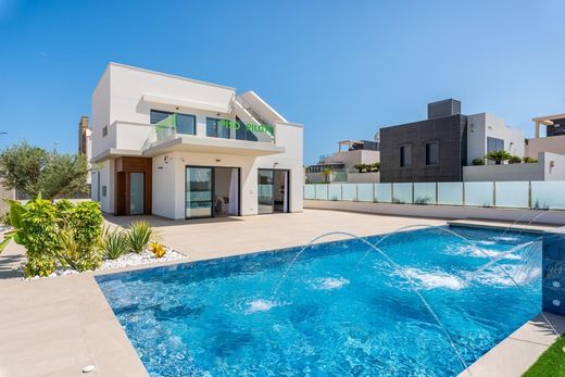 Villa in Playas de Orihuela, Alicante