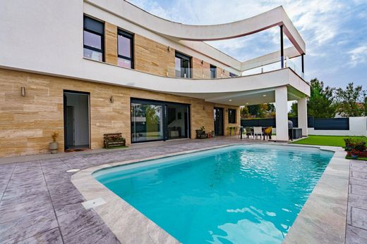 Chalet Pareado en Villalbilla, Provincia de Madrid