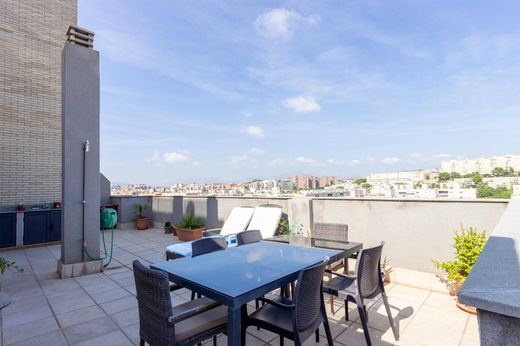 Apartment / Etagenwohnung in Alicante, Provinz Valencia