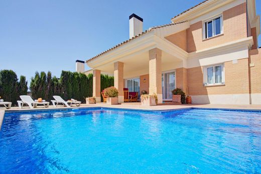 단독 저택 / Otura, Provincia de Granada