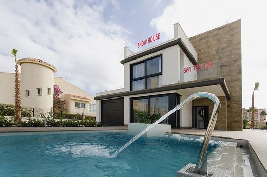 Villa en Playas de Orihuela, Provincia de Alicante