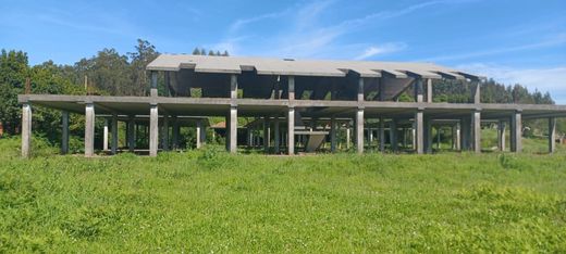 Edificio en Irixoa, La Coruña