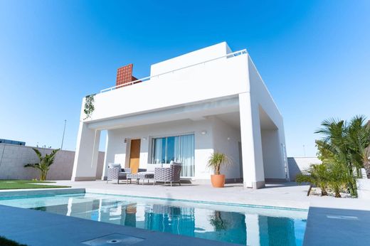 Villa in Pilar de la Horadada, Alicante