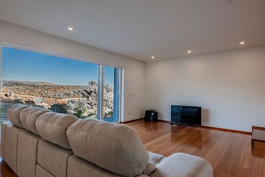 Detached House in Póvoa de Lanhoso, Distrito de Braga