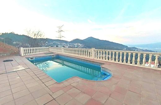 Luxus-Haus in Santa Coloma de Cervelló, Provinz Barcelona