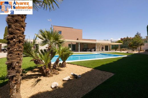 ‏בית חד-משפחתי ב  Otura, Provincia de Granada