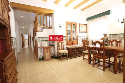 Luxury home in La Pobla de Vallbona, Valencia