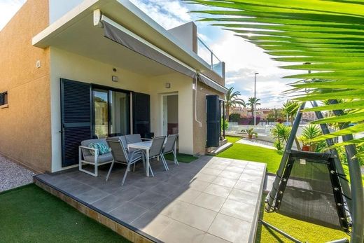 Einfamilienhaus in Playas de Orihuela, Alicante