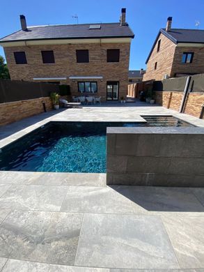 Chalet Pareado en San Agustín del Guadalix, Provincia de Madrid