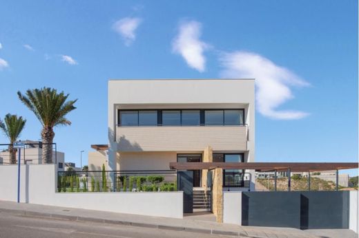 Villa in Pilar de la Horadada, Alicante