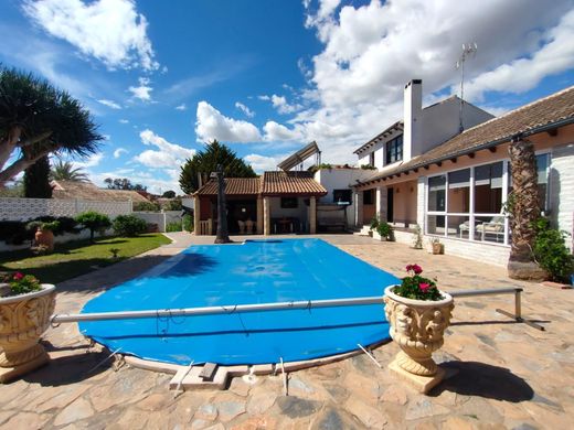 Villa in Playas de Orihuela, Alicante