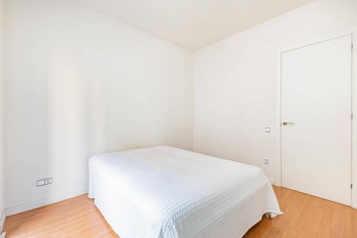 Apartment / Etagenwohnung in Barcelona, Provinz Barcelona