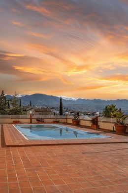 Luxus-Haus in Granada, Andalusien