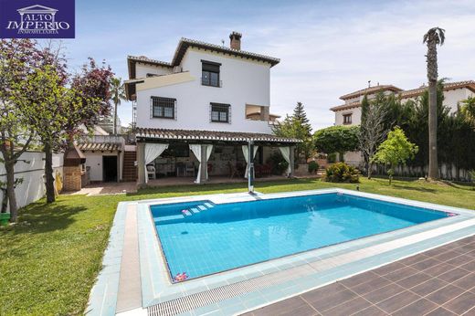 Einfamilienhaus in Zubia, Granada