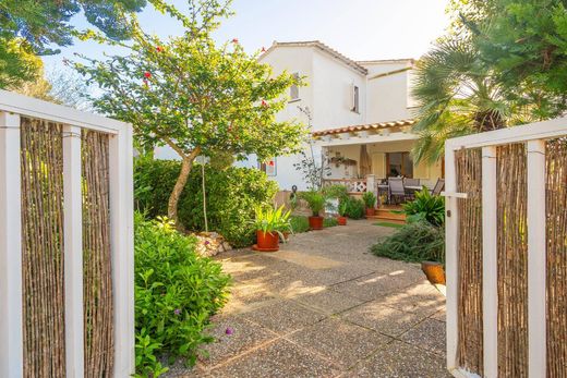 Llucmajor, Illes Balearsのマルチファミリーヴィラ