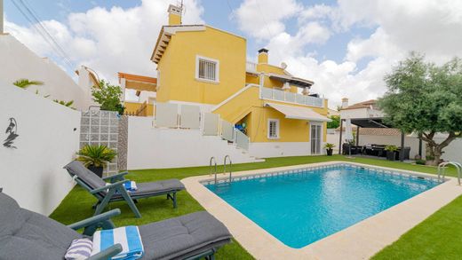 Villa a Playas de Orihuela, Provincia de Alicante