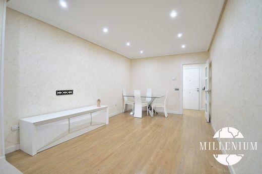 Apartment / Etagenwohnung in Coslada, Provinz Madrid