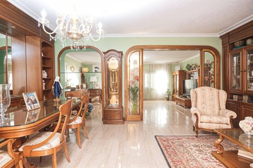 Mehrfamilienhaus in Fuenlabrada, Provinz Madrid